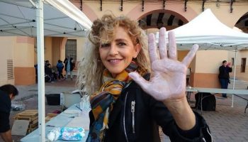 El pasado sábado Caudete empezó la realización del Mural Contra la Violencia de Género