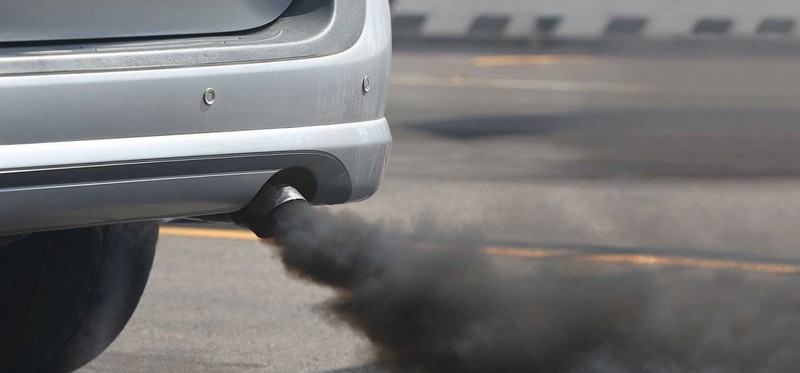 Lee más sobre el artículo Las bajas emisiones de los coches y las etiquetas