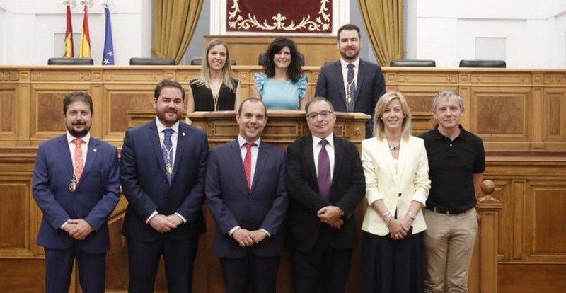 Lee más sobre el artículo El caudetano Antonio Sánchez Requena tomó posesión de su escaño como Diputado en las Cortes de Castilla La Mancha