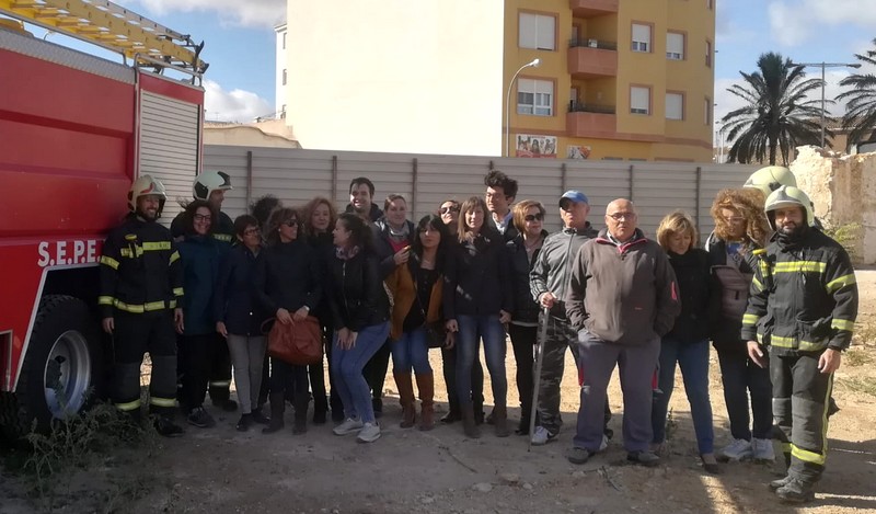 En este momento estás viendo La Residencia de Ancianos ha ampliado sus sistemas contraincendios y los bomberos imparten un curso de formación a su personal