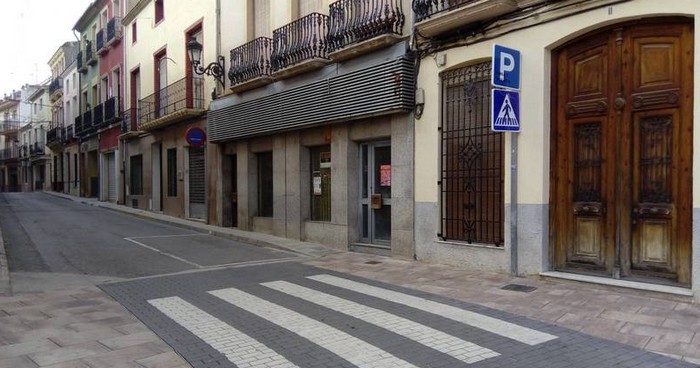 Lee más sobre el artículo Se han habilitado 2 plazas de carga y descarga en la Plaza del Carmen, y se ha eliminado el aparcamiento del inicio de la calle Mayor