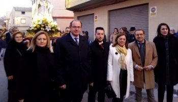 Antonio Martínez y Javier Sánchez Roselló asistieron a la Procesión con la Imagen del Niño Jesús para apoyar la declaración de Interés Turístico Regional de esta festividad