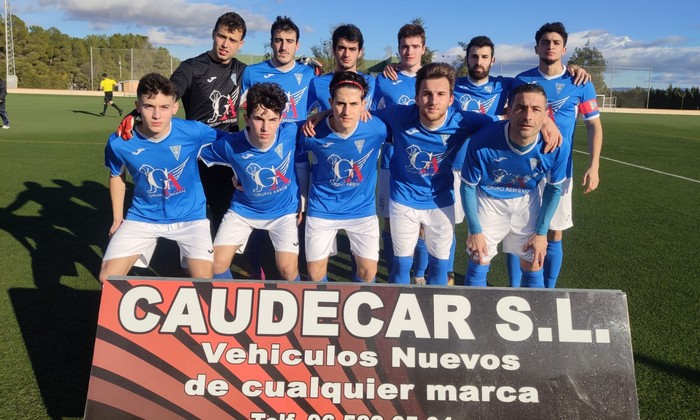 Lee más sobre el artículo Dura derrota del C.D. Caudetano por 2-3 contra el Almansa B, mientras el Juvenil goleó 2-11 al Aguas Nuevas