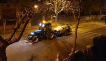 Casi 7.000 litros de desinfectante se emplearon anoche para fumigar las calles de Caudete