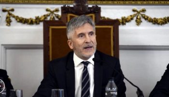 España cierra sus fronteras y se endurecen las sanciones a quienes circulen por la calle sin razón justificada