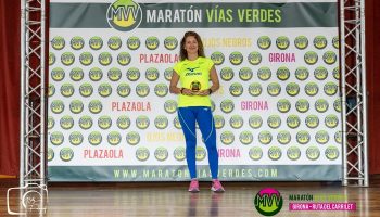 Natacha López ganó el Maratón Vías Verdes de Girona en un nuevo reto para recaudar fondos por la investigación contra el cáncer
