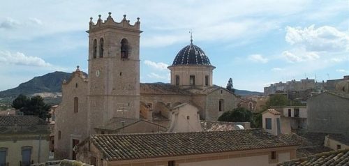 Lee más sobre el artículo ‘Purga benito’ con bozal y reloj de la torre