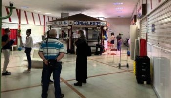 Ayuntamiento y mercaderes acuerdan sentar las bases para revitalizar el Mercado de Abastos