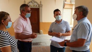 El presidente provincial del Partido Popular ha visitado Caudete para expresar su satisfacción por la sentencia de la Audiencia Provincial respecto a José Miguel Mollá