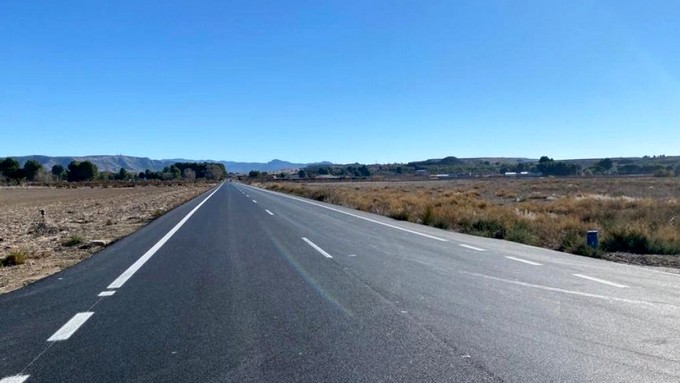 Lee más sobre el artículo Ya han terminado las mejoras del pavimento de la carretera Villena – Caudete