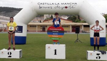 Los atletas de las Escuelas Deportivas Municipales de Caudete consiguen 4 medallas en el Campeonato Regional de Atletismo