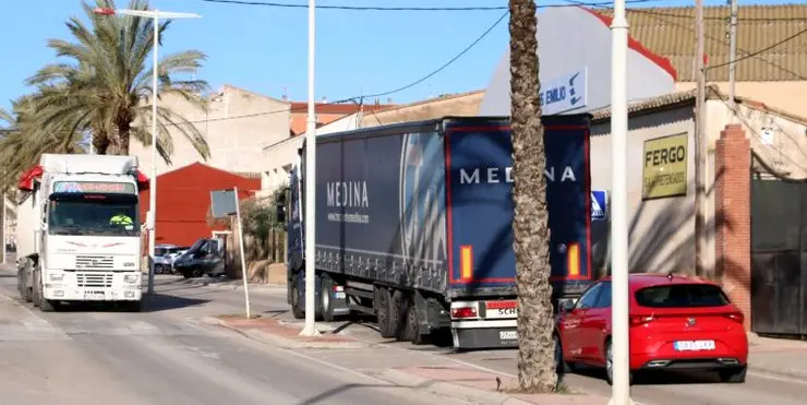 Lee más sobre el artículo Mañana se desviará el tráfico de la A-33 sentido Valencia-Murcia por la Avenida de Valencia