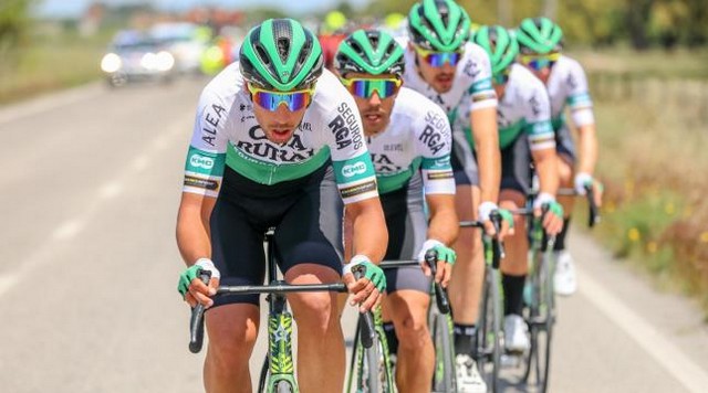 En este momento estás viendo Héctor Sáez entrena con su equipo en Sierra Nevada de cara a la Vuelta a España