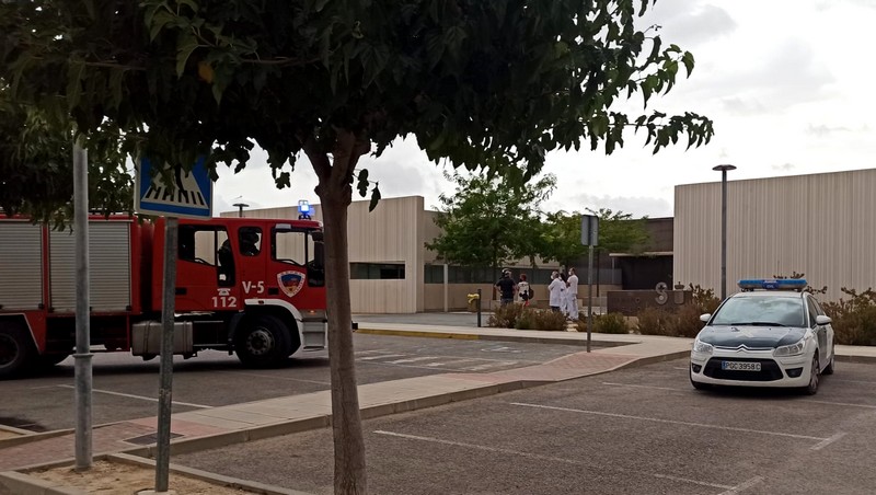 Lee más sobre el artículo Un cortocircuito causa un pequeño incendio en el Centro de Salud de Caudete