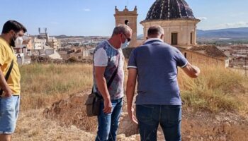 Una excavación arqueológica pretende desenterrar la parte oculta de una muralla del Castillo de Caudete