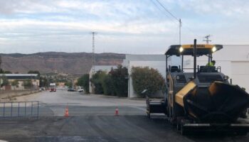 Comienza la reparación y el asfaltado de la Avenida de Valencia y la Vereda Santa Ana