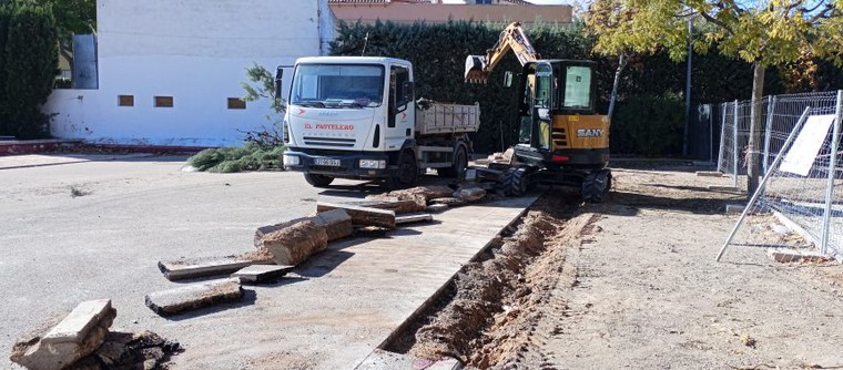 Lee más sobre el artículo El Ayuntamiento de Caudete ha iniciado las obras del merendero de la piscina de verano