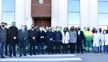 Emiliano García-Page visitó ayer la empresa de Caudete 'Camacho Recycling'
