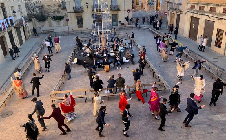 En este momento estás viendo Pese a las dificultades, se celebra el Segundo Día de los Bailes del Niño en Caudete