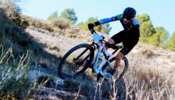 Juan Carlos Albertos y Lucía Navarro fueron los vencedores absolutos de la IX BTT Caudete Extreme