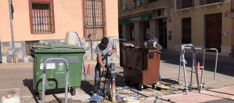 Lee más sobre el artículo El Ayuntamiento de Caudete instala más contenedores con el sistema magnético de anclaje