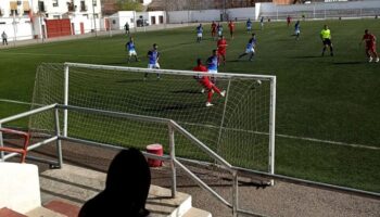 Trabajada victoria frente al Almagro por 0-1 del C.D. Caudetano, que marcó a los 24 segundos de partido