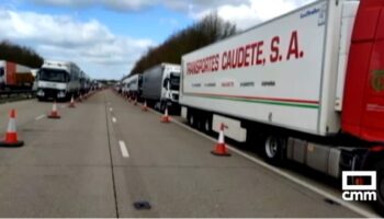 Conductores de Transportes Caudete, parados durante más de un día en el Eurotúnel