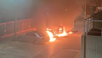Tres nuevos coches quemados en Caudete la pasada noche suman ya 13 vehículos calcinados en pocas semanas