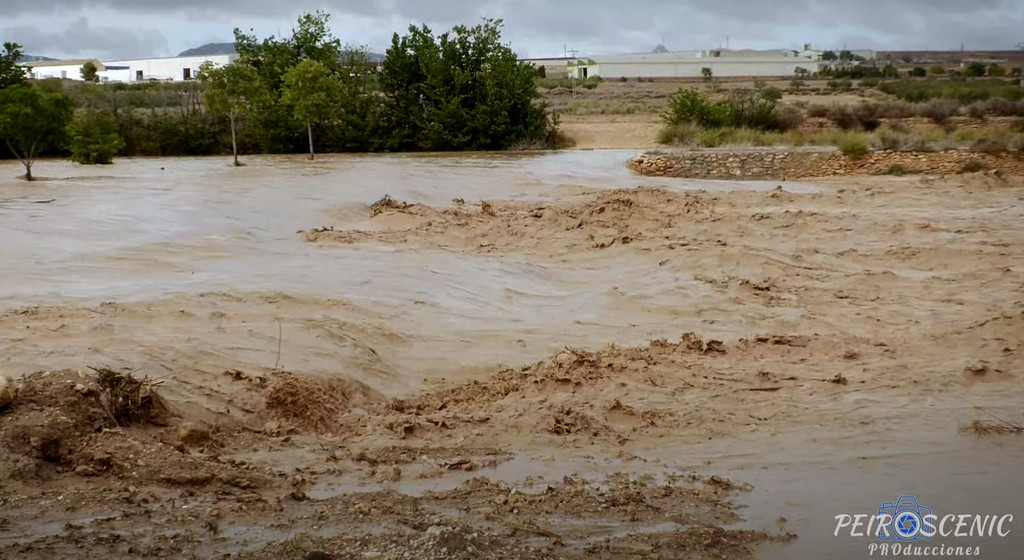 En este momento estás viendo <span class="entry-title-primary">El Ayuntamiento de Caudete evalúa los daños tras las tormentas, mientras todavía quedan caminos cortados por el agua acumulada</span> <span class="entry-subtitle">El CECOPAL se ha reunido esta mañana para analizar la situación, valorar los daños y proponer medidas de actuación en diferentes niveles</span>