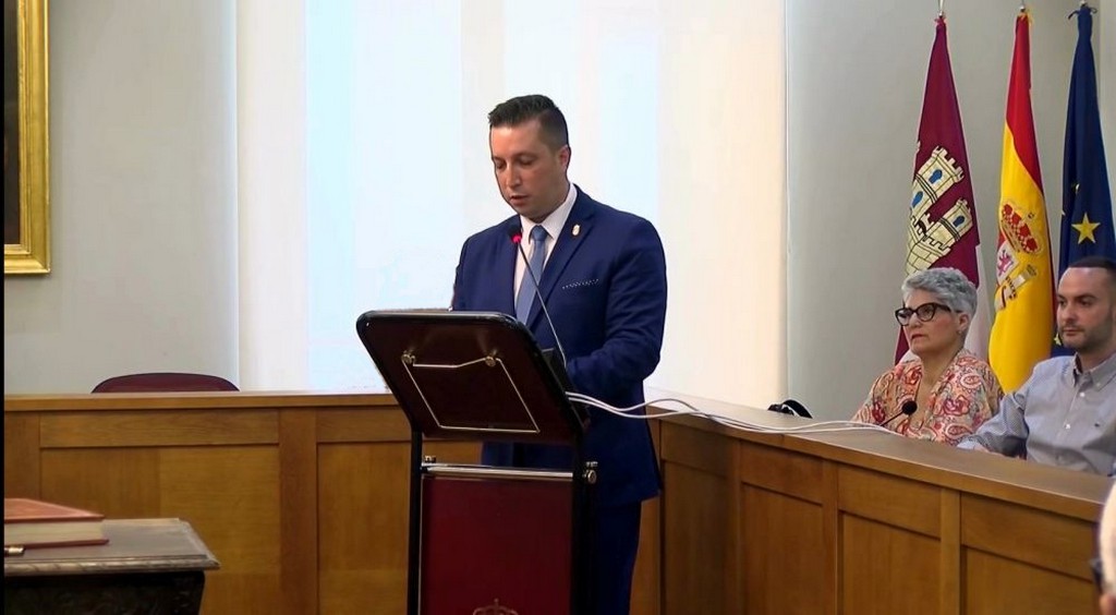 renuncia moises 2025 caudete digital