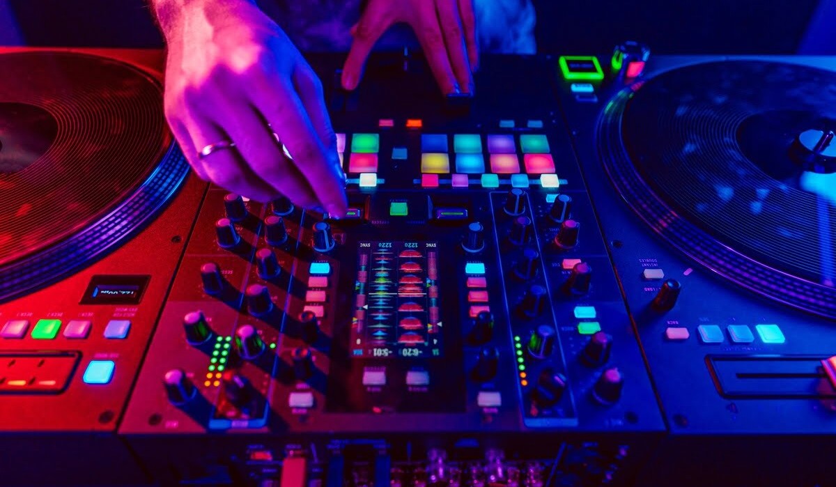 mesa mezclas dj caudete digital