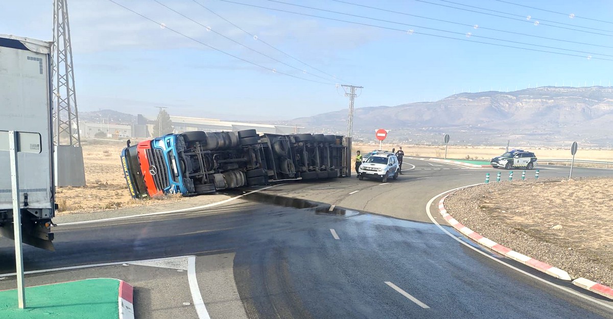 accidente camion caudete digital