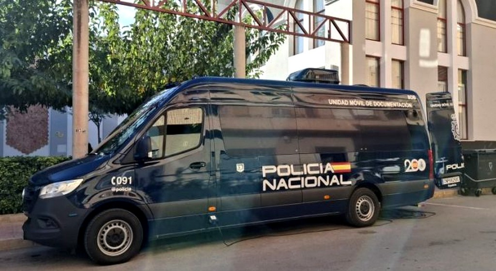 unidad movil policia nacional caudete digital