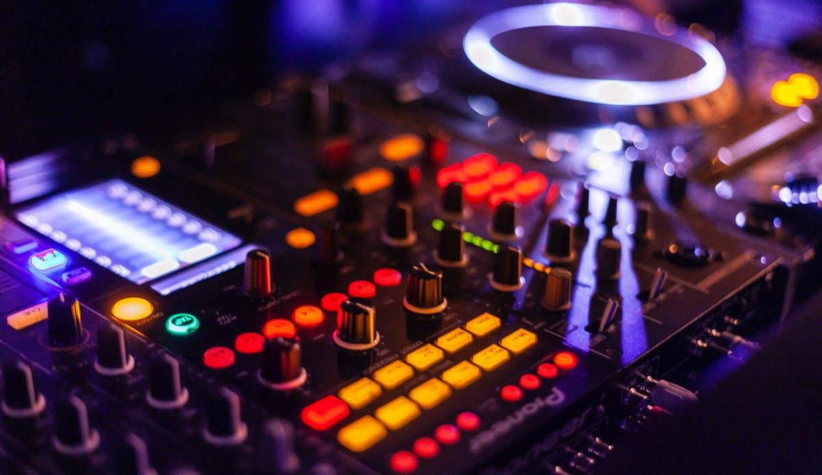 dj